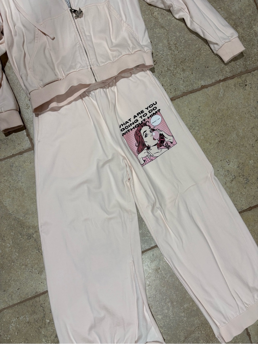 Boys Lie Pale Pink Graphic sweatsuit